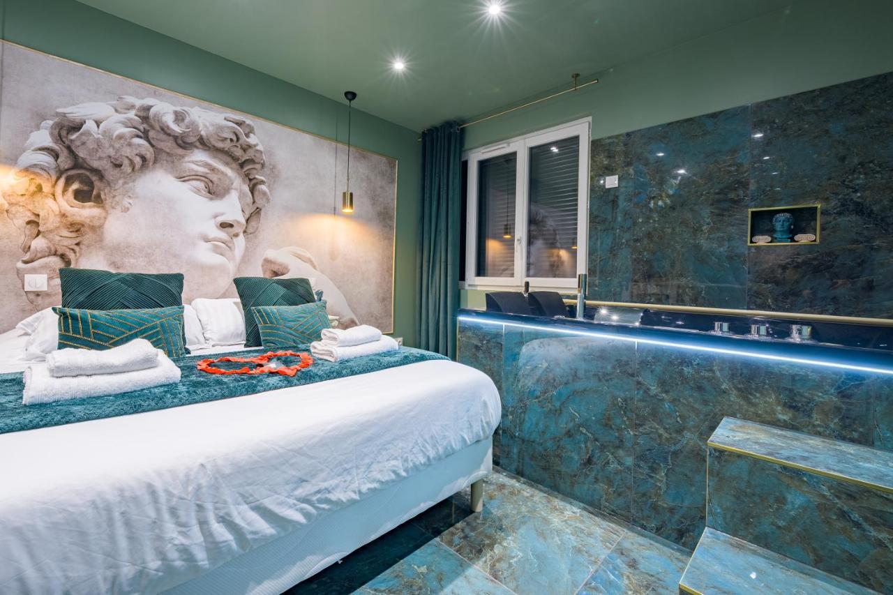 Le Musee D'aphrodite / Jacuzzi * Montgeron
